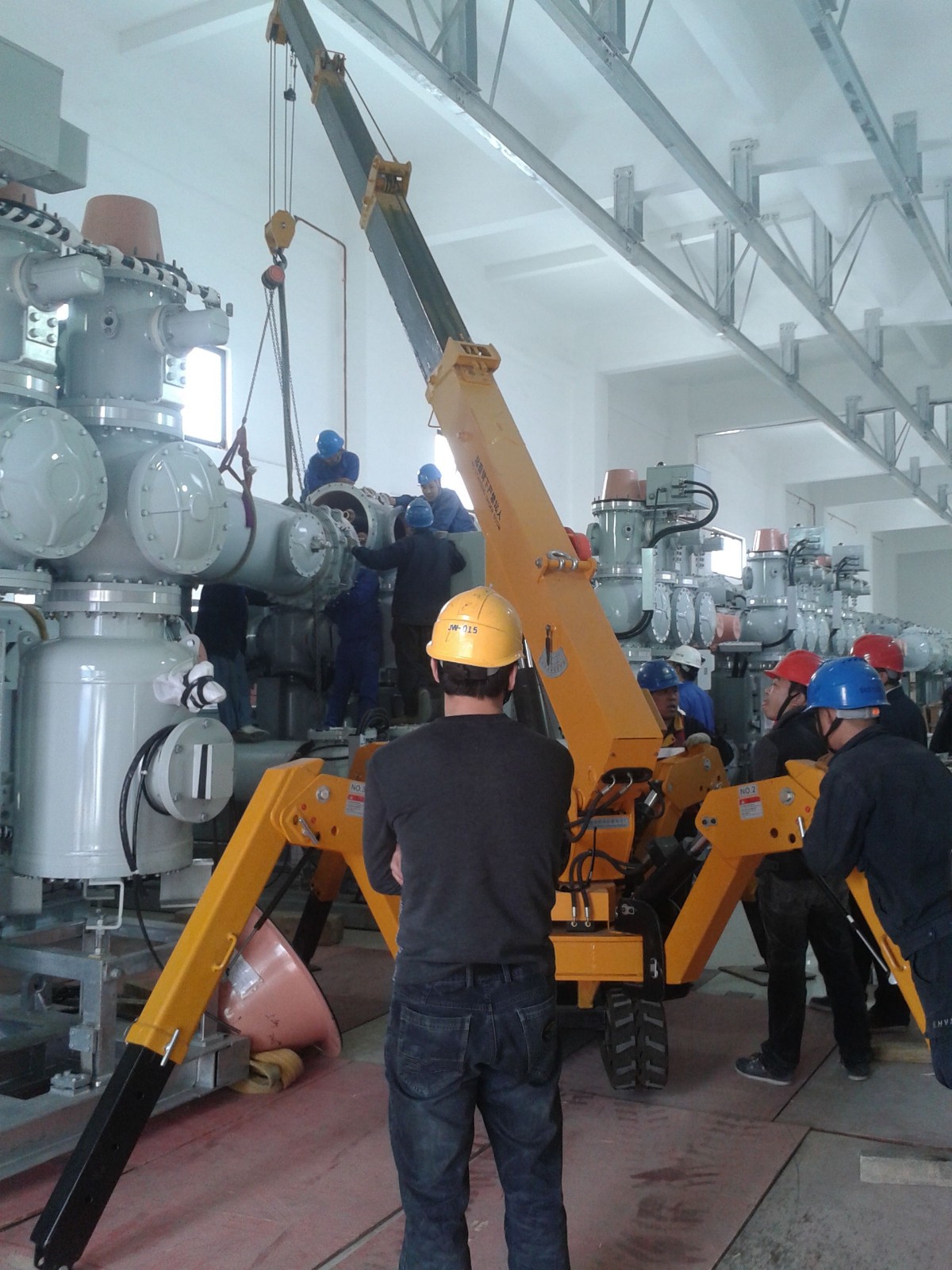 履带式起重机图片